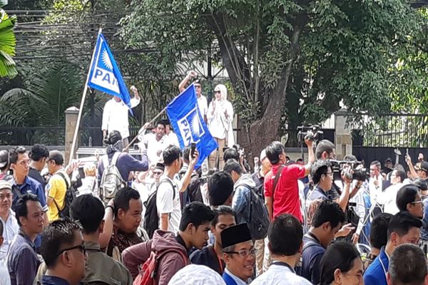 Sikapi dengan Bijak  2019GantiPresiden Kabar24 Bisnis com