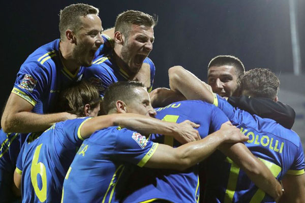 Para pemain Kosovo selepas menjebol gawang Kepulauan Faroe. - ESPN