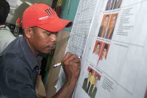 KPU dan Bawaslu Enggan Urusi Dana Saksi Pemilu