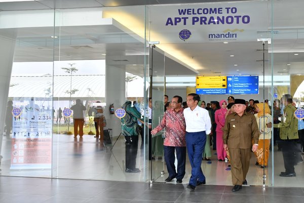 Presiden Joko Widodo di Bandara Aji Pangeran Tumenggung (APT) Pranoto.