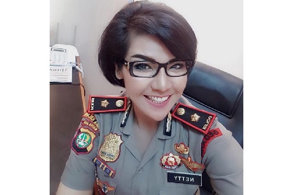 Kapolsek Cantik Mirip Roro Fitria ini Jadi Viral Berdinas 