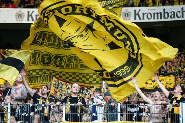 Suporter Borussia Dortmund - Reuters/Ralph Orlowski