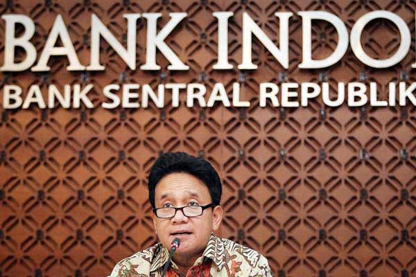 Deputi Gubernur Senior Bank Indonesia Mirza Adityaswara menyampaikan keterangan pers, di Jakarta, Selasa (23/10/2018). - ANTARA/Dhemas Reviyanto