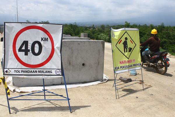 Bikin Macet di Lawang  Karangloh Tol  Fungsional Malang 