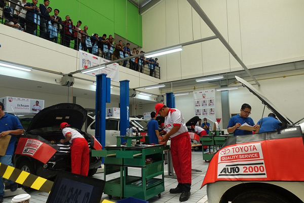 Bengkel Cat  Mobil  Lamongan contoh desain spanduk