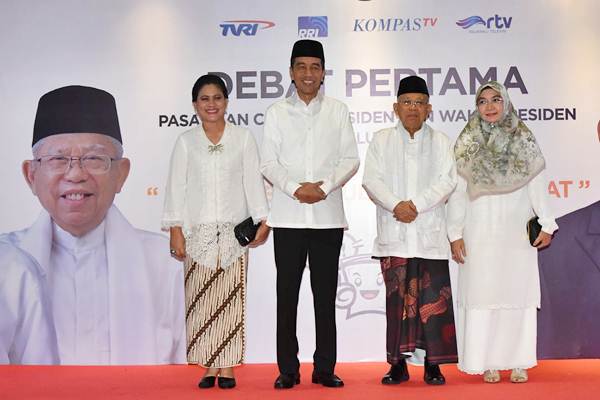 Capres-cawapres nomor urut 01 Joko Widodo-Ma'ruf Amin tiba untuk mengikuti debat pertama Pilpres 2019, di Hotel Bidakara, Jakarta, Kamis (17/1/2019). - ANTARA/Aprillio Akbar