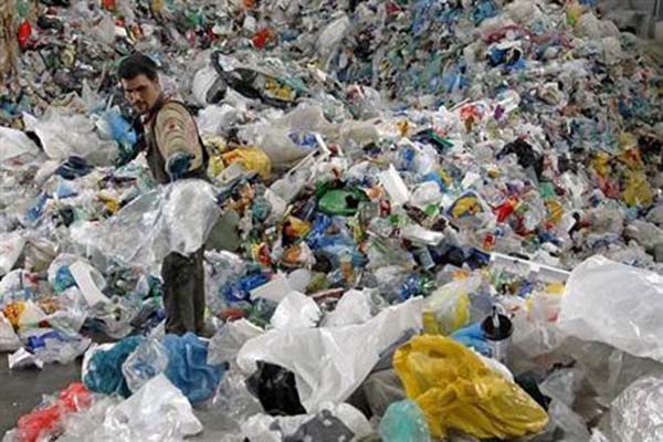 Soal Limbah Plastik  Bank Sampah Dinilai Tak Berkelanjutan 