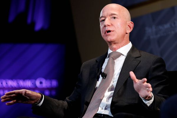 Pemerintah Arab Saudi Dituding Sadap Ponsel Jeff Bezos
