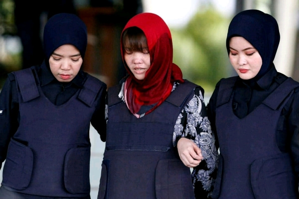 Doan Thi Huong (tengah) keluar dari pengadilan dalam kasus pembunuhan Kim Jong-nam - Reuters/Lai Seng Sin