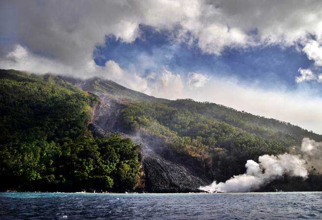 Dua Gunung Api Di Sulut Berstatus Siaga