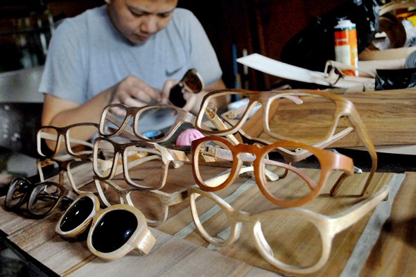 Produk Kacamata akan Dikenai SNI Ekonomi Bisnis com