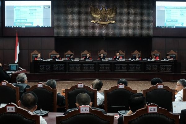 Suasana sidang perdana Perselisihan Hasil Pemilihan Umum (Pemilu) (PHPU) sengketa Pilpres 2019 di Mahkamah Konstitusi, Jakarta, Jumat (14/6). Agenda persidangan kali ini adalah pembacaan materi gugatan dari pemohon./JIBI - Bisnis/Felix Jody Kinarwan