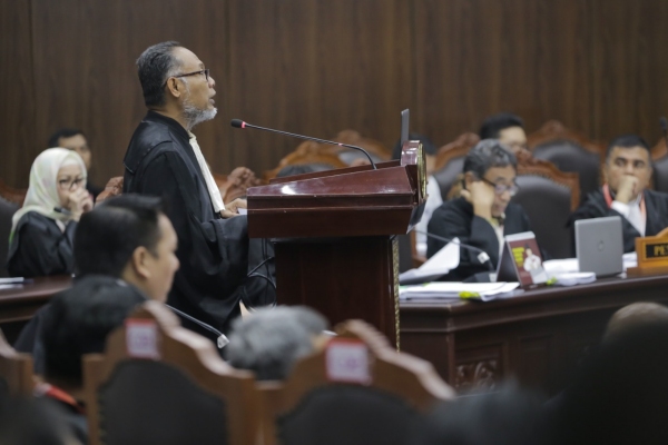 sidang perdana Perselisihan Hasil Pemilihan Umum (PHPU) sengketa Pilpres 2019 di Mahkamah Konstitusi, Jakarta, Jumat (14/6). Agenda persidangan kali ini adalah pembacaan materi gugatan dari pemohon./JIBI - Bisnis/Felix Jody Kinarwan