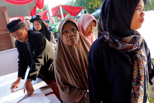 Panwas Keguguran Terima Santunan Rp16,5 Juta dari Bawaslu Riau