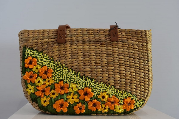 Alami adalah kerajinan tekstil tas dari dari contoh serat Contoh kerajinan