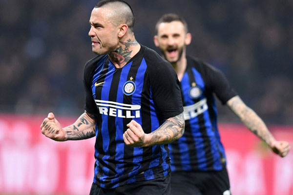 Inter Milan Persilakan Radja Nainggolan Mauro Icardi Pergi Bola Bisnis Com