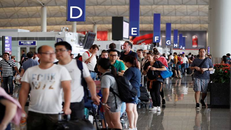  Bandara Hong Kong Kembali Beroperasi