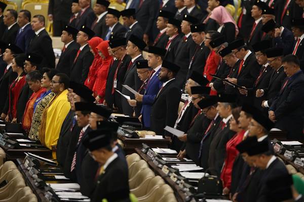 Suasana pelantikan anggota DPR RI periode 2019-2024 - Bisnis/Nurul Hidayat