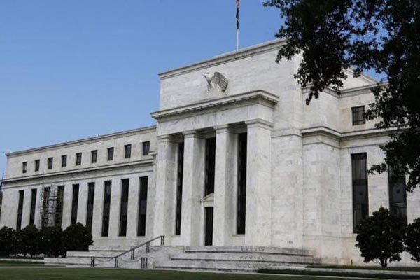 FOMC Minutes: Pejabat The Fed Berbeda Pendapat Soal Laju Penurunan Suku Bunga