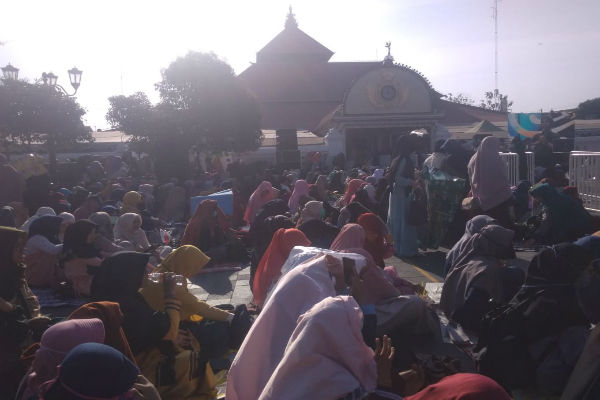 Tak Diberi Izin Sultan, Muslim United Ngotot Digelar di Masjid Gedhe Kauman