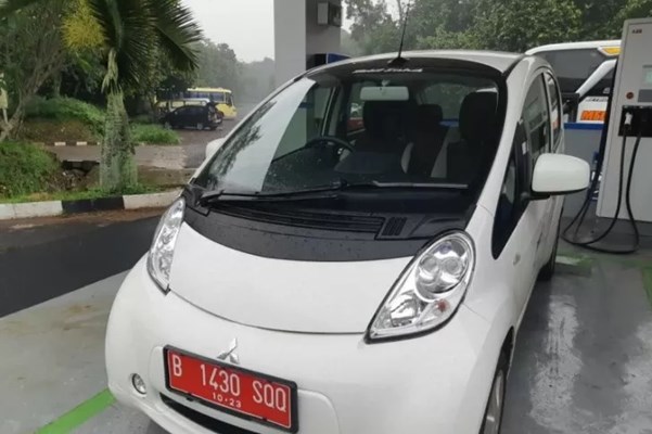 Ini Stasiun Charging Mobil Listrik Tercepat Di Indonesia Ekonomi Bisnis Com
