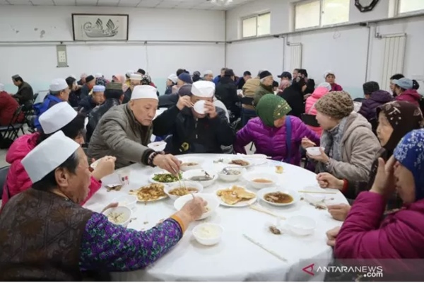 Muslim Etnis Hui China Rayakan Maulid Nabi Di Masjid Nandouya Beijing Kabar24 Bisnis Com