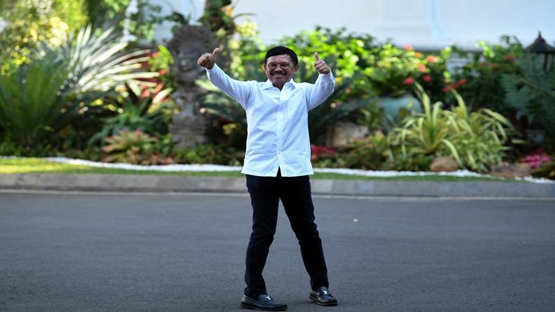 Politisi Partai Nasdem Johnny G. Plate tiba di Kompleks Istana Kepresidenan di Jakarta, Selasa (22/10/2019). - Antara