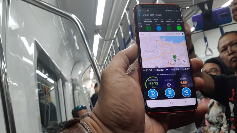 PT Smartfren Telecom Tbk. melakukan uji coba jaringan di terowongan MRT Jakarta Istora Mandiri. Selasa (9/4 - 2019). Hasilnya, untuk kecepatan unduh  mencapai 63,72 Mbps dan untuk unggah mencapai 4,88 Mbps. 