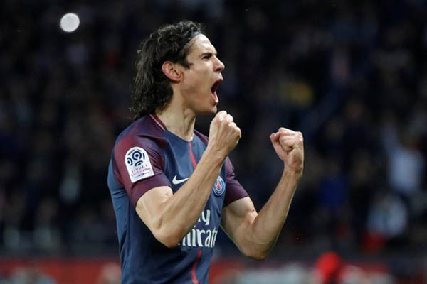 Striker Paris Saint-Germain Edinson Cavani - Reuters/Charles Platiau