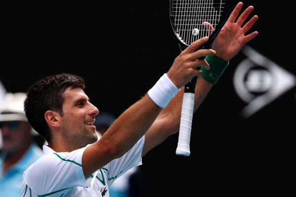 Petenis Serbia Novak Djokovic selepas menaklukkan Diego Schwartzman (Argentina). - Reuters/Issei Kato