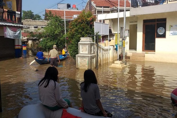 Kondisi banjir di Dayeuhkolot, Kabupaten Bandung. - Bisnis/Wisnu Wage