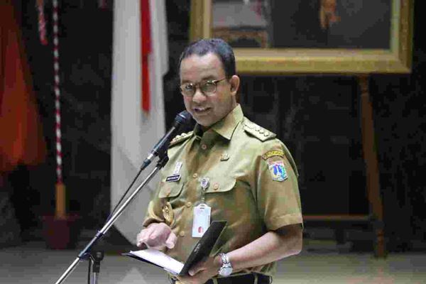 Gubernur DKI Jakarta Anies Baswedan melepas sebanyak 852 petugas pemeriksa kesehatan hewan untuk menghadapi momen Iduladha. Proses pelepasan ini dilakukan di Balai Kota, Jakarta Pusat, Selasa (21/8)./JIBI/BISNIS - Regi Yanuar