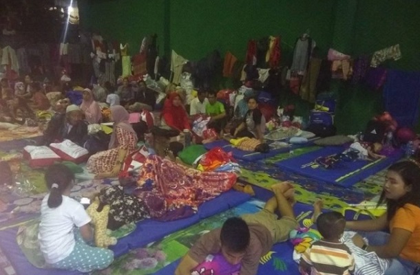 Suasana di posko pengungsian di Desa Bungur Mekar Kecamatan Sajira Kabupaten Lebak. - Antara