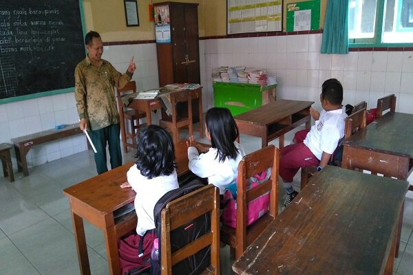 Siswa kelas I SDN Tegalayu Solo belajar membaca secara bergiliran di ruang kelas, Selasa (21/1/2020). - JIBI/Akhmad Ludiyanto