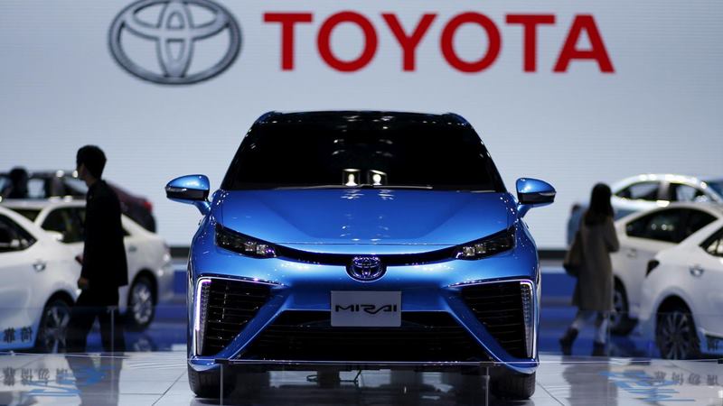Sebuah mobil Toyota Mirai terlihat di Pameran Industri Otomotif Internasional Shanghai. -  REUTERS / Aly Song