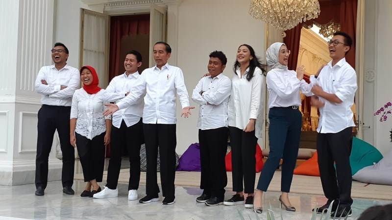 Presiden Joko Widodo saat memperkenalkan tujuh orang staf khusus dari kalangan milenial - Bisnis/Amanda Kusumawardhani