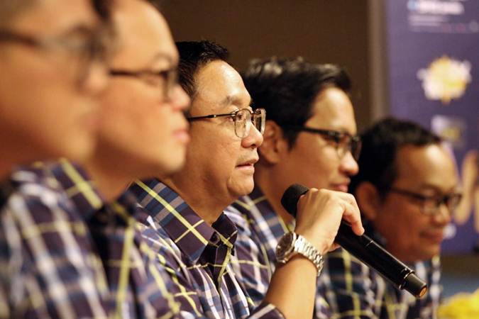 Direktur Utama PT Mandiri Tunas Finance (MTF) Arya Suprihadi  didampingi direksi lainnya memberikan penjelasan mengenai kinerja perusahaan, di Jakarta, Senin (11/2/2019). - Bisnis/Dedi Gunawan