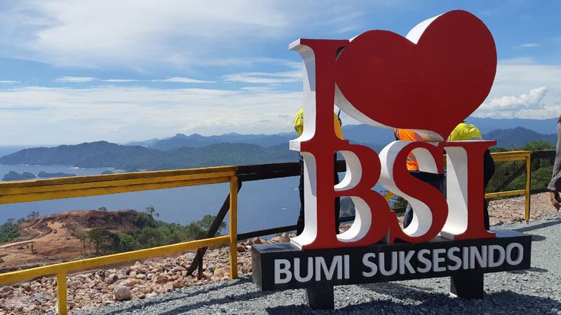 Suasana area tambang Tumpang Pitu atau Tujuh Bukit di Pesanggaran Banyuwangi Jawa Timur pada Jumat (31/1/2020). - Bisnis/Peni Widarti