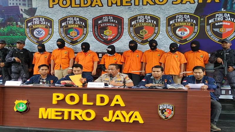 Polda Metro Jaya meringkus 8 tersangka tindak pidana pencurian dan pembobolan bank milik Ilham Bintang, Rabu (5/2/2020). JIBI - Bisnis/Sholahuddin Al Ayyubi