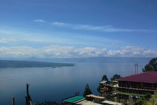 Danau Toba dilihat dari Bukit Simarjarunjung Kabupaten Simalungun. JIBI - Nancy JUnita