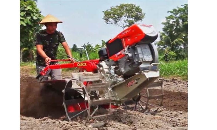  Indonesia  Hibahkan 100 Unit Traktor  Tangan ke Petani Fiji 