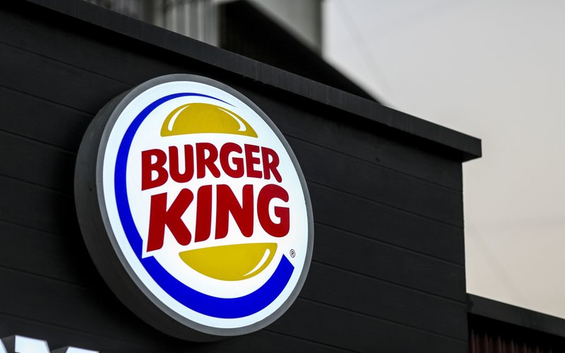 Logo Burger King di salah satu gerainya di Mumbai, India -  Bloomberg / Dhiraj Singh