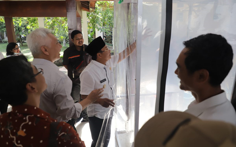 Kota Malang Luncurkan Bilik Semprot 'Sikat Corona' dan Aplikasi Corona Detector