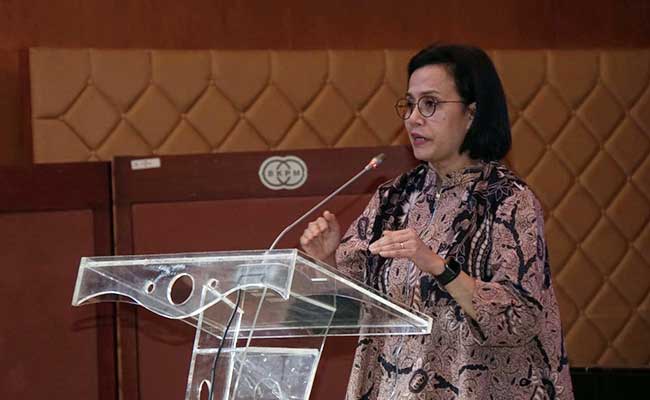 Menteri Keuangan Sri Mulyani Indrawati memberikan pemaparan dalam seminar Indonesia Economic & Investment Outlook 2020 di Jakarta, Senin (17/2/2020). Bisnis - Himawan L Nugraha