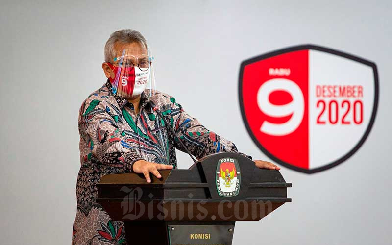 Ketua Komisi Pemilihan Umum (KPU) Arief Budiman menyampaikan sambutan saat Penyerahan Data Pemilih Pemula Tambahan dan Peluncuran Pemilihan Serentak Tahun 2020 di gedung KPU, Jakarta, Kamis (18/6/2020). - ANTARA/Dhemas Reviyanto