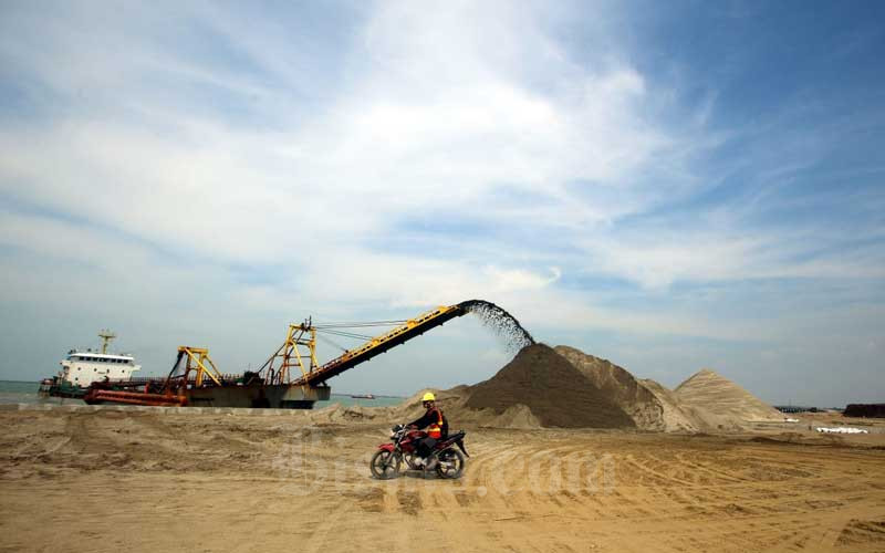 Aktivitas proyek pembangunan Pelabuhan Patimban di Kabupaten Subang, Jawa Barat, Selasa (23/6/2020). Bisnis - Rachman
