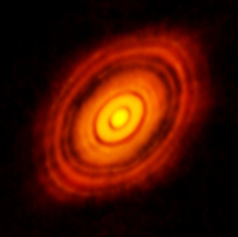 Protoplanetary disk di sekitar HL Tauri. - European Organisation for Astronomical Research (ESO) 
