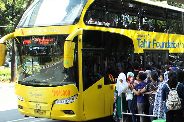 Ilustrasi bus pariwisata - Antara