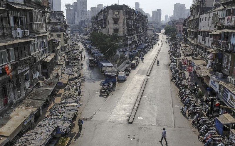 Suasana pedestrian di Mumbai, India, setelah pemberlakuan lockdown pada 25 Maret 2020. Bloomberg