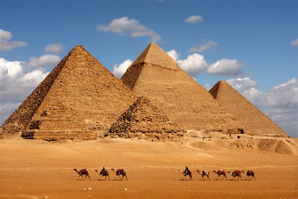 Piramida di Mesir - amazine.com